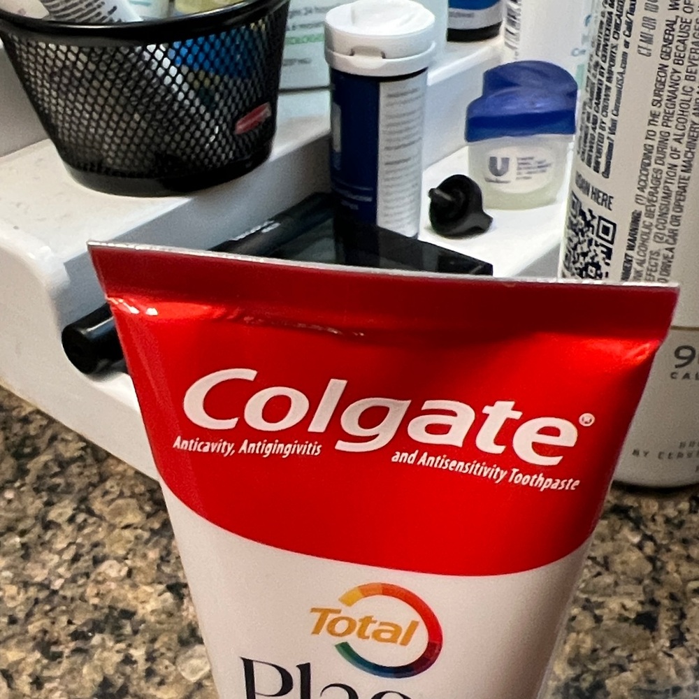 Colgate Toothpaste Set - - Picture 2 of 5